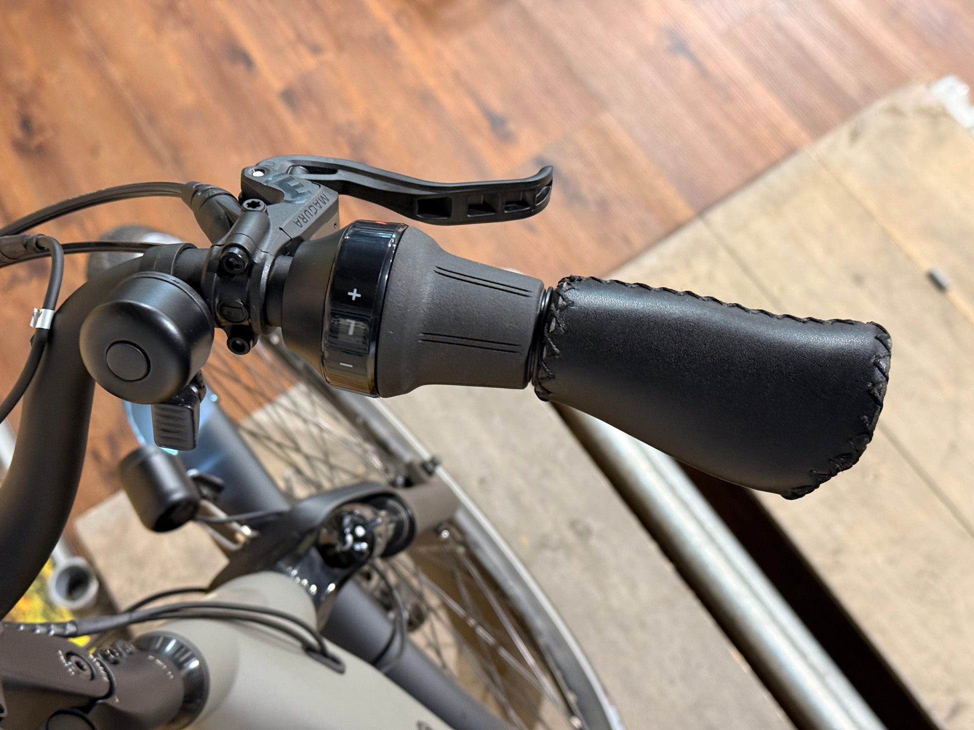 Van Dijck Leto 5 Belt Connected